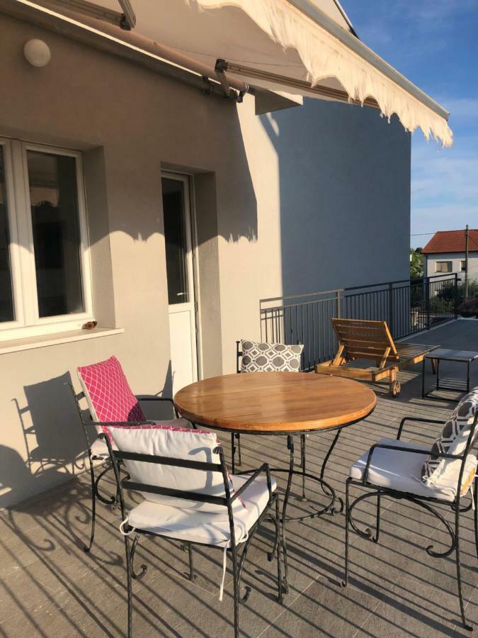 Apartment Tomas Kaštela Buitenkant foto